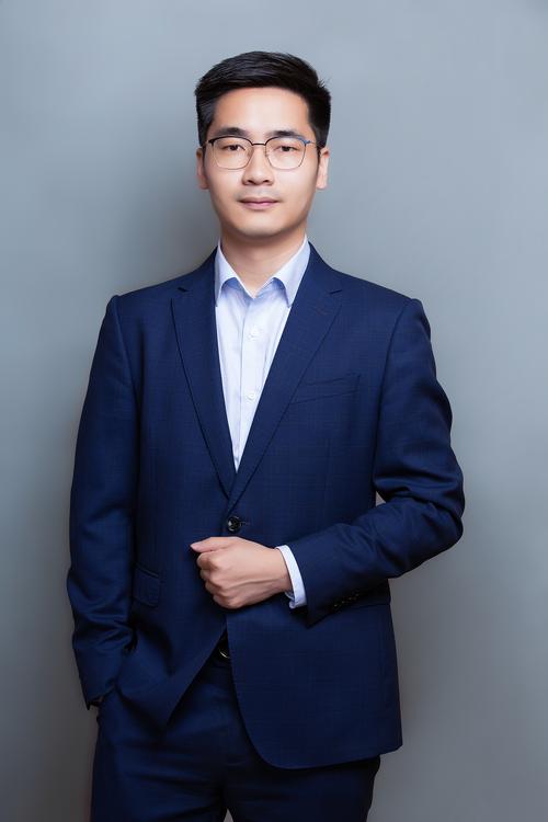 符充准 制片统筹总监